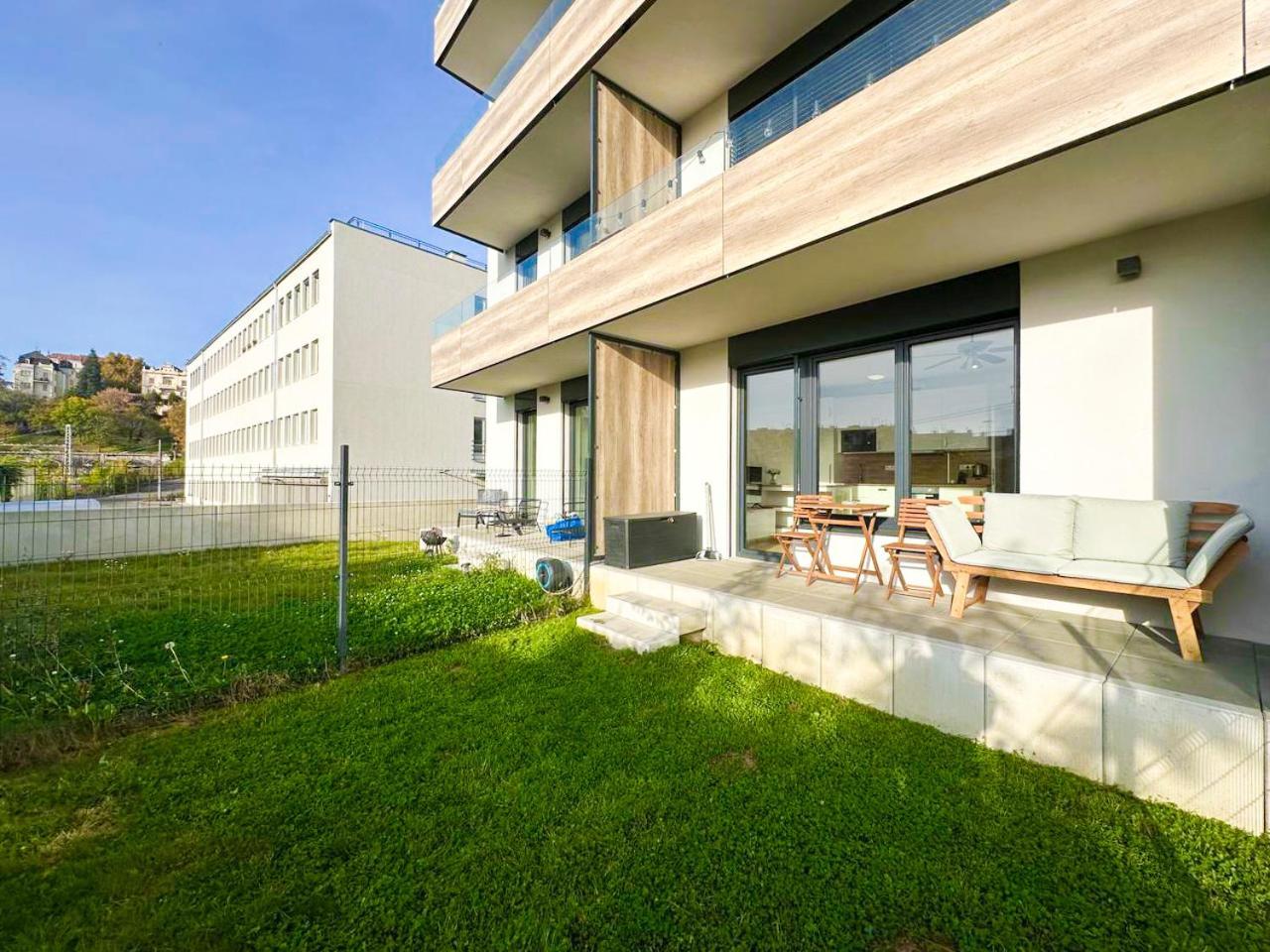 Vila Vinice Prague Exterior photo